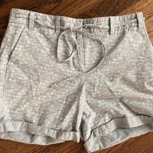 NWOT size 4 birds on a wire shorts